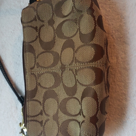 Coach wristlet - Picture 3 of 4